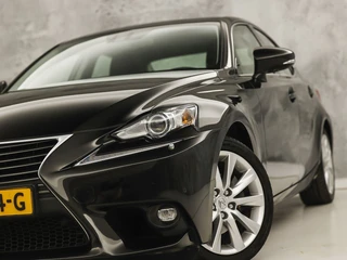 Lexus IS – thumbnail 2