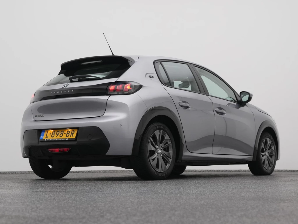 Peugeot e-208 – foto 12