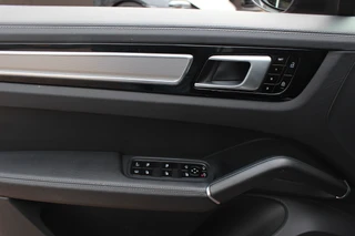Porsche Cayenne – thumbnail 38