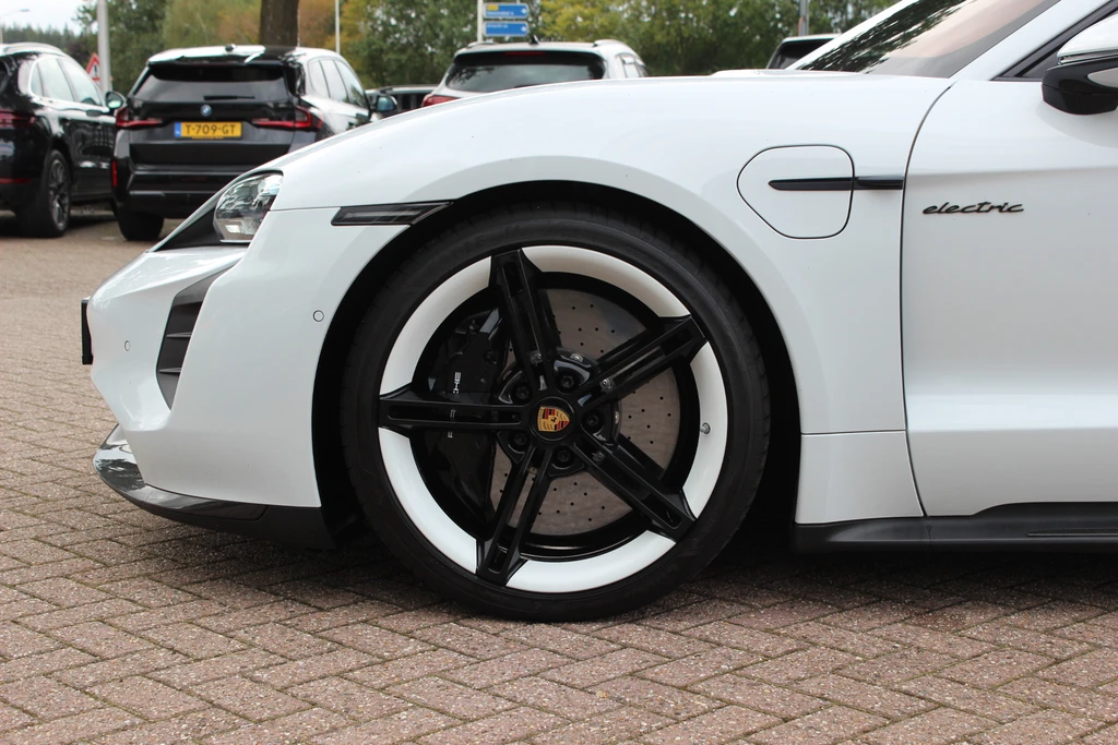 Porsche Taycan – foto 17
