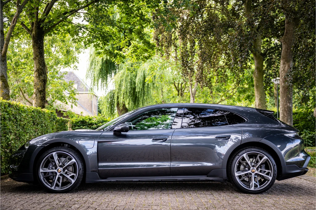 Porsche Taycan – foto 5