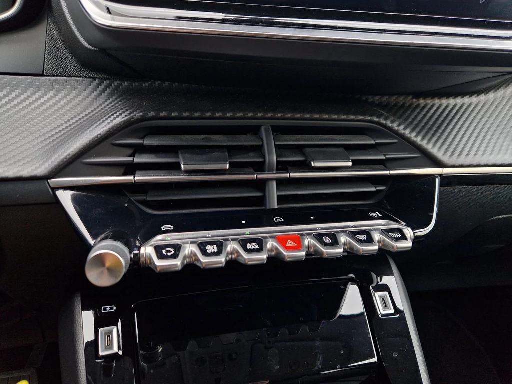 Peugeot 208 – foto 23