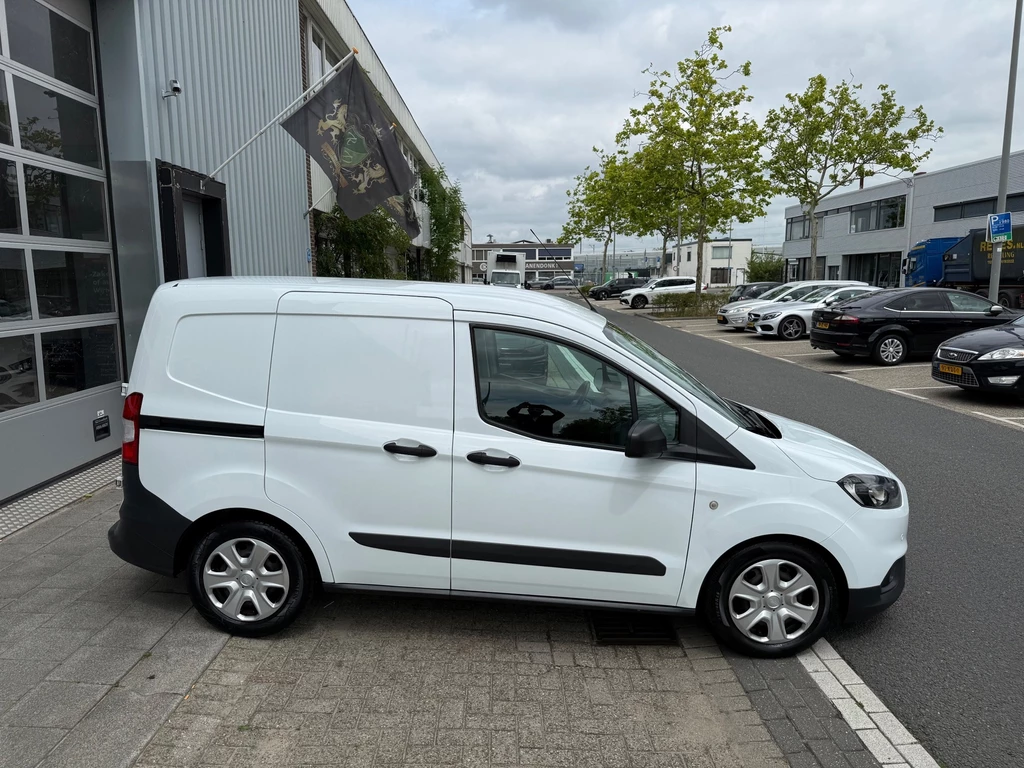 Ford Transit Courier – foto 15