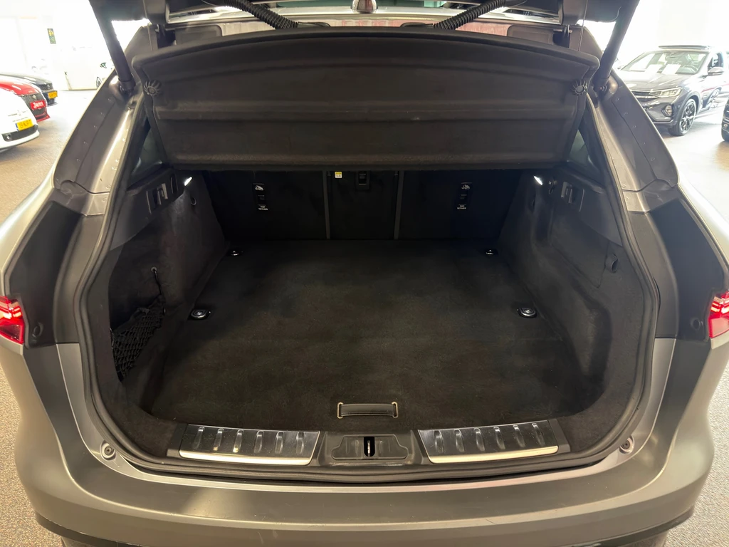 Jaguar F-PACE – foto 13
