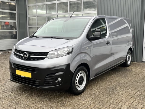 Opel Vivaro 1.5 CDTI L2H1 Marge BTW en BPM vrij!! Airco Cruise controle Navigatiesysteem 2-Persoons Parkeerhulp achter Apple carplay 1e eigenaar Euro 6 Bpm en Btw vrij voor particulier gebruik !!
