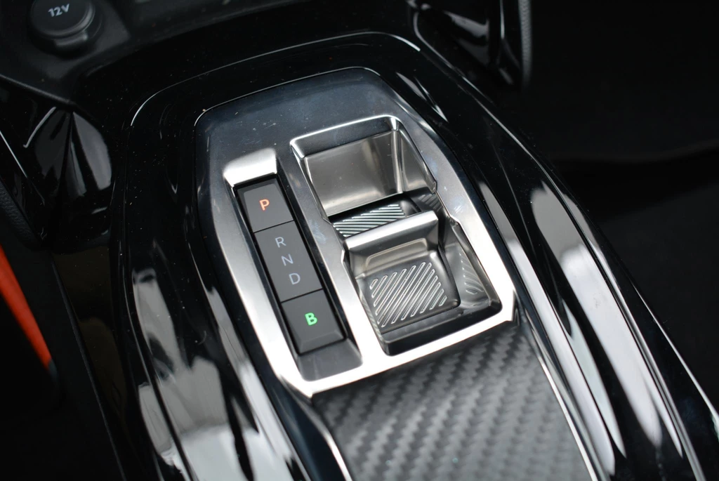 Peugeot e-2008 – foto 48