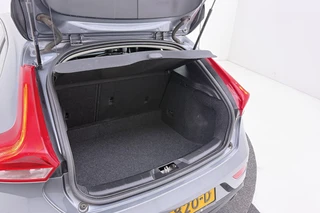 Volvo V40 – thumbnail 40