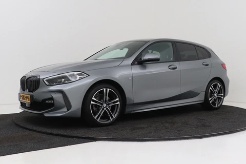 BMW 1-serie 118i | M-Sport | Org NL | 18" Velgen | CarPlay | Digital Cockpit | Sportstoelen |
