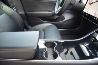 Tesla Model 3 – thumbnail 8