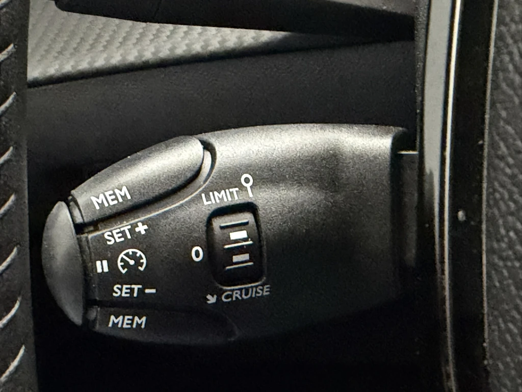 Peugeot e-208 – foto 22