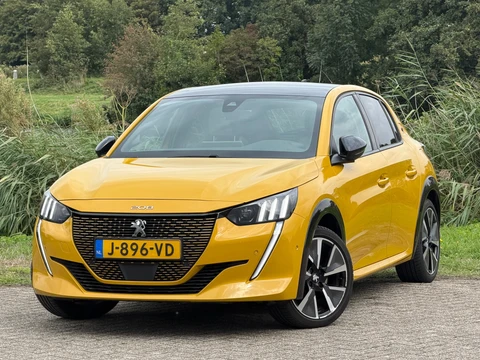 Peugeot E-208 EV GT 350 50 kWh - Jaune Faro - Carplay/Camera/Panorama - 3-fase