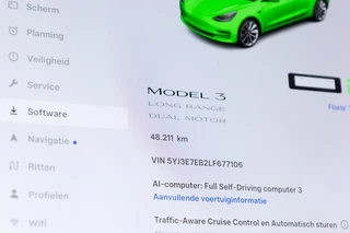 Tesla Model 3 – thumbnail 1
