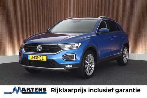 Volkswagen T-Roc 1.5 TSI 150pk DSG Sport Trekhaak Stoelverwarming Camera Keyless Stoelverwarming Navigatie