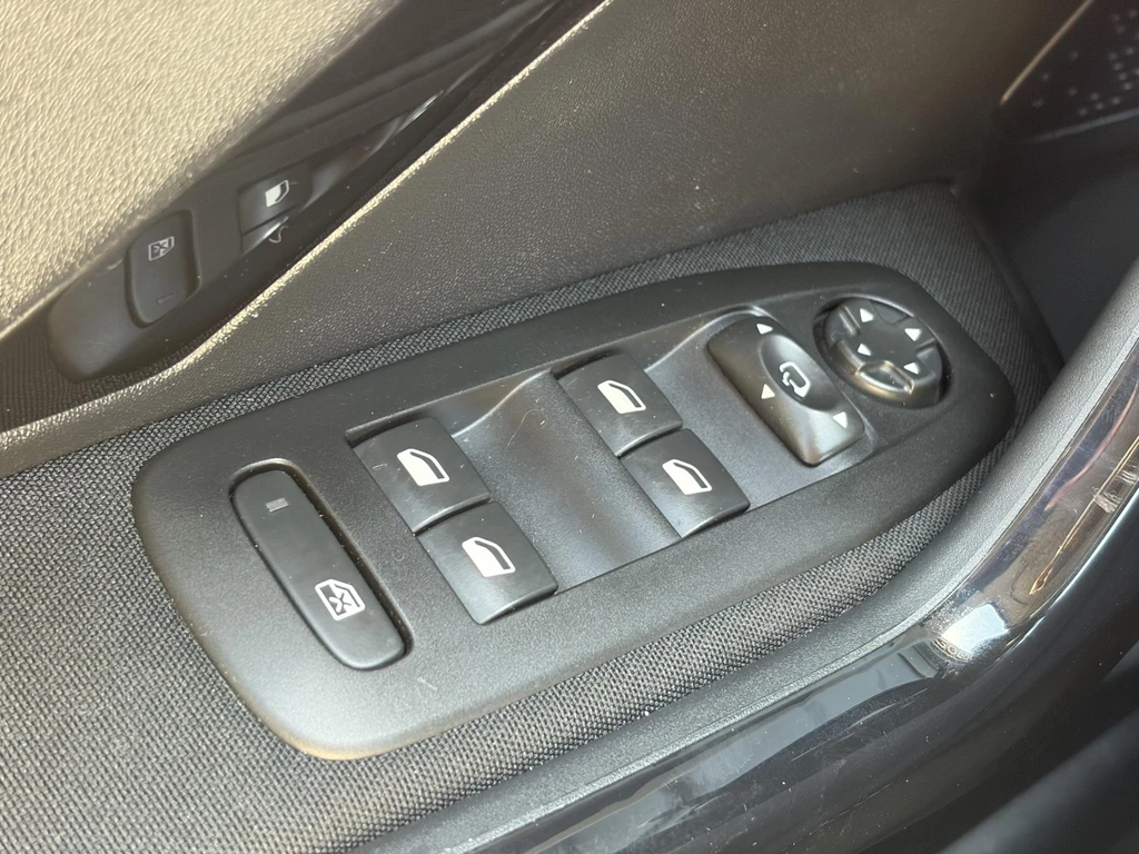 Peugeot 208 – foto 36