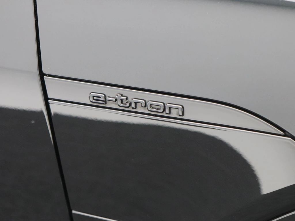 Audi Q8 e-tron – foto 15