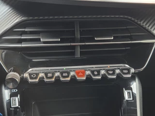 Peugeot 208 – thumbnail 32