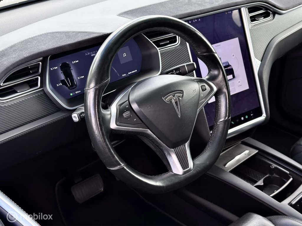 Tesla Model X – foto 8