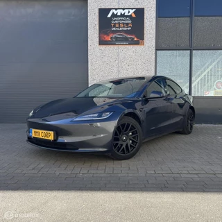 Tesla Model 3 – thumbnail 1