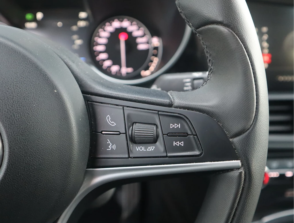 Alfa Romeo Giulia – foto 57