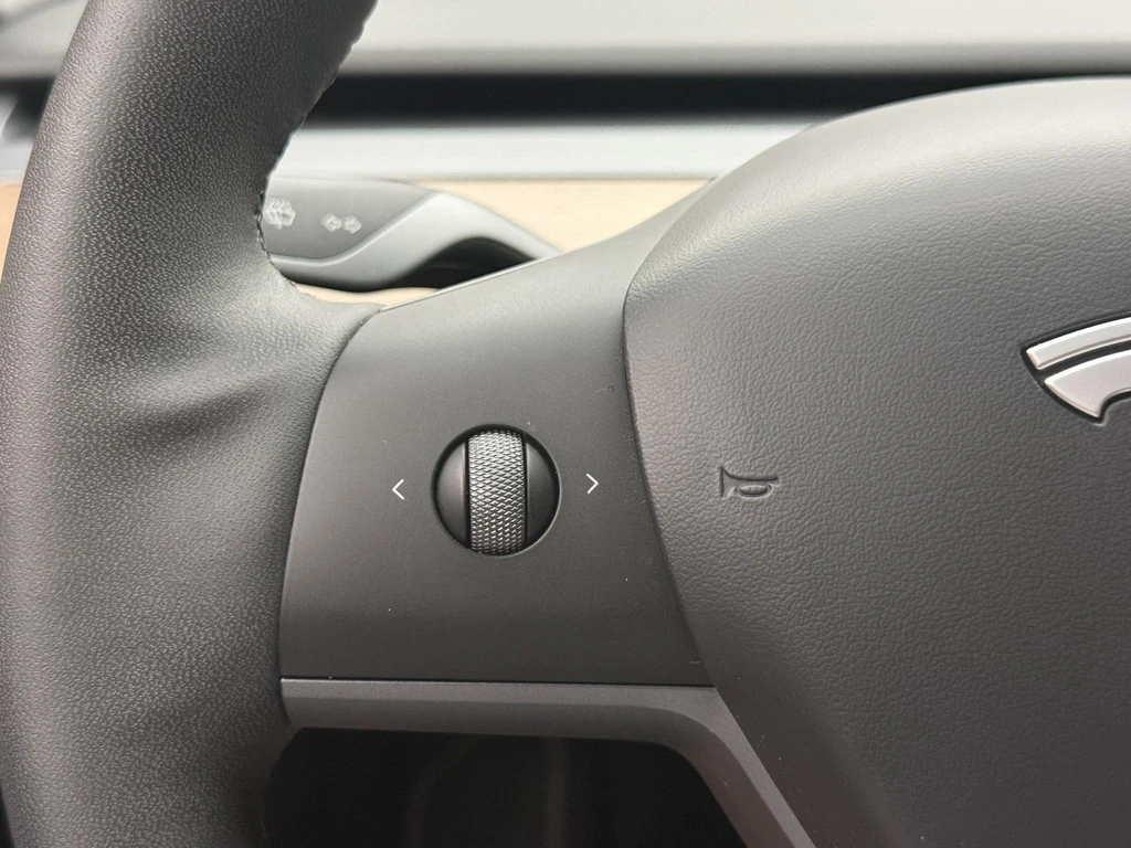 Tesla Model Y – foto 12