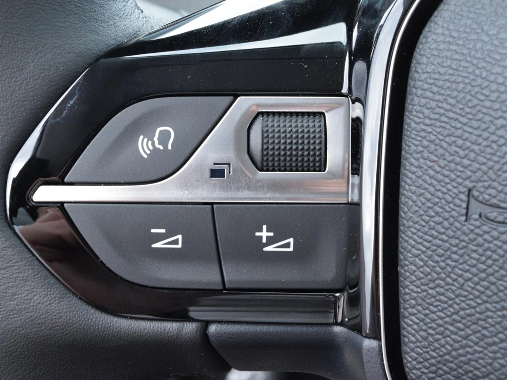 Peugeot 208 – foto 16