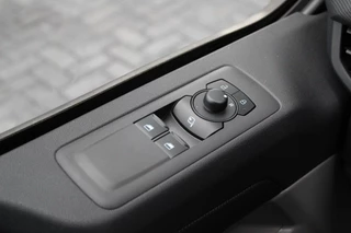 Ford Transit Custom – thumbnail 15