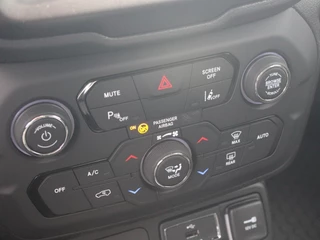 Jeep Renegade – thumbnail 19