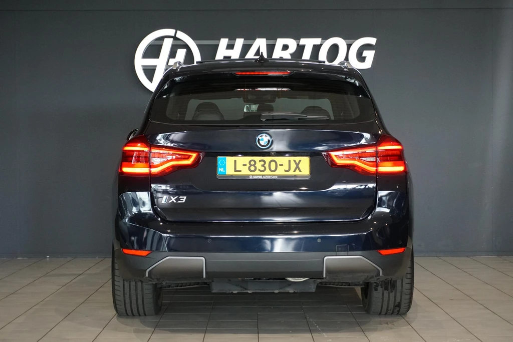 BMW iX3 – foto 4