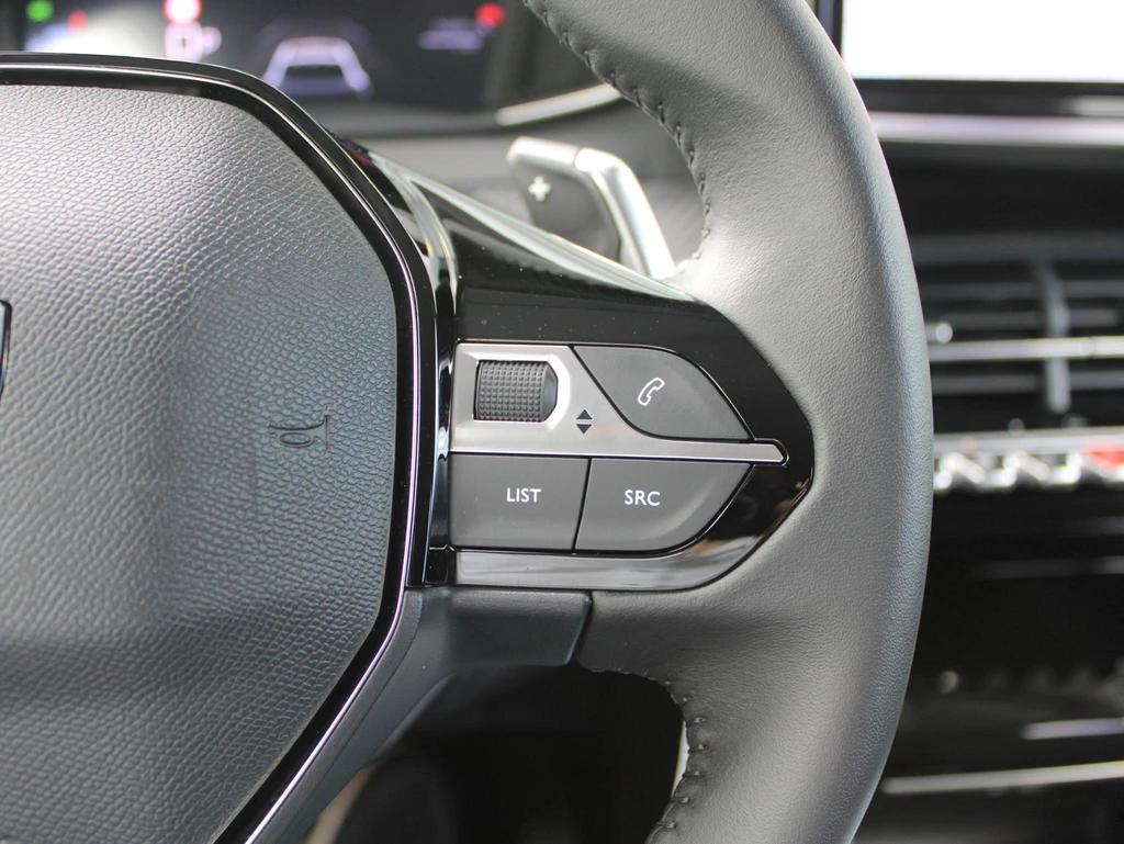 Peugeot 208 – foto 18