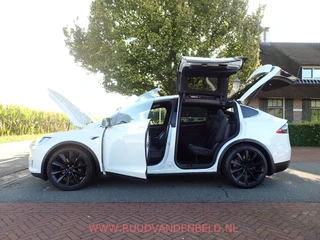 Tesla Model X – thumbnail 3
