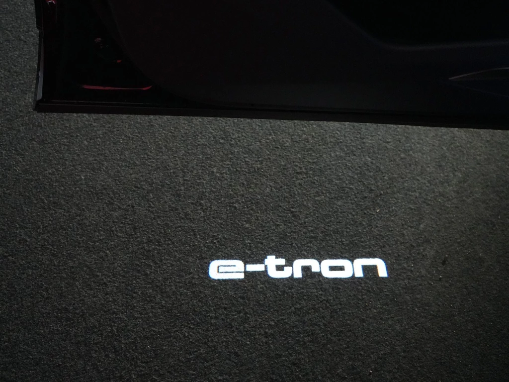 Audi Q8 Sportback e-tron – foto 40