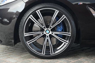 BMW 8 Serie – thumbnail 14
