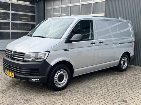 Volkswagen Transporter 2.0 TSI L1H1 Benzine / CNG Dubbele Schuifdeur Airco Cruise controle Bpm vrij Trekhaak Klep achter Omvormer Kastinrichting Standkachel Euro 6 Benzine Ideaal voor ombouw naar Camper !!