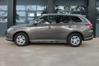 Mitsubishi Outlander – thumbnail 3