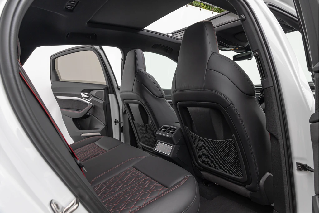 Audi Q8 Sportback e-tron – foto 19