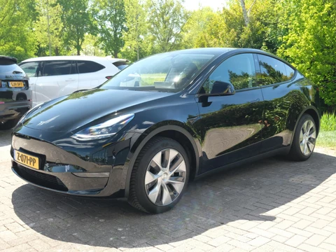 Tesla Model Y Long Range AWD 75 kWh | Dual Motor 514PK | 38.000 KM | SOH 95,1 % | Auto Pilot