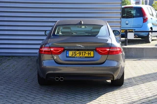 Jaguar XE – thumbnail 4