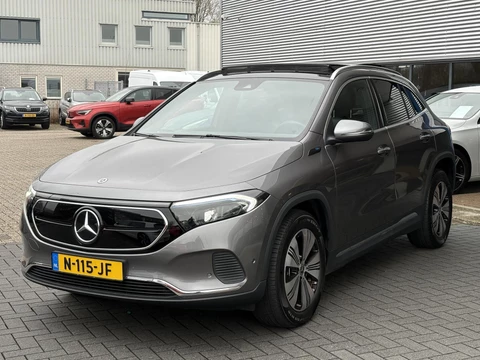 Mercedes-Benz EQA 250 Business Solution Luxury 67 kWh | 95% SOH | Wegklapbare Trekhaak | Panoramadak | Stoelverwarming | Elek. Kofferklep |