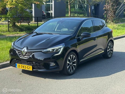 Renault Clio 1.6 E-Tech Hybrid 145 Techno Dealer onderhouden
