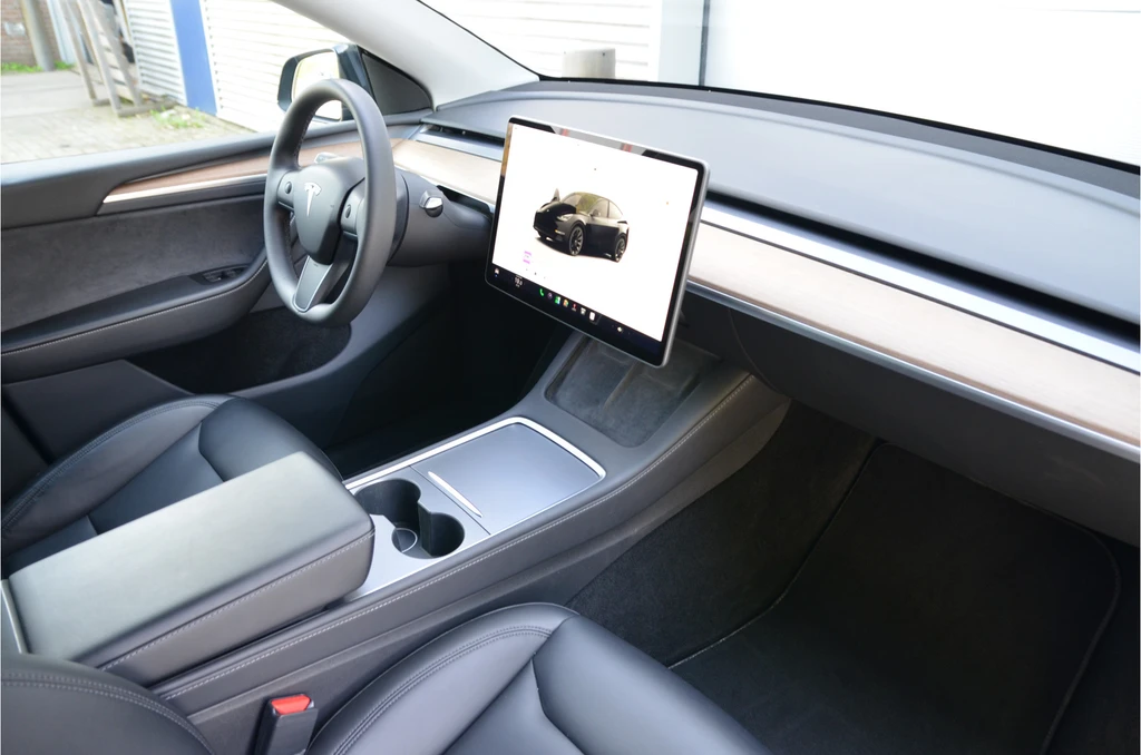 Tesla Model Y – foto 12