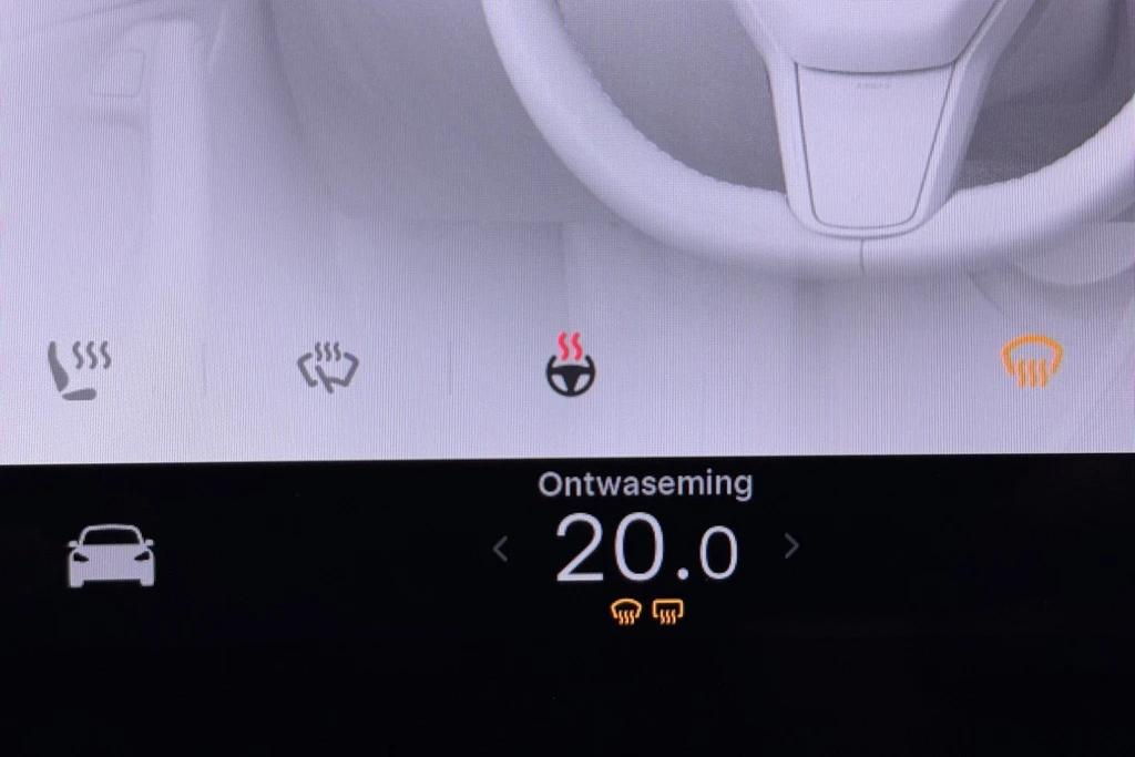 Tesla Model Y – foto 29