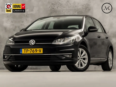 Volkswagen Golf 1.0 TSI Sportline (APPLE CARPLAY, GROOT NAVI, ALCANTARA, DYNAMISCHE KNIPPERLICHTEN, SPORTSTOELEN, STOELVERWARMING, ADAPTIVE CRUISE, PARKEERSENSOREN, NIEUWSTAAT)
