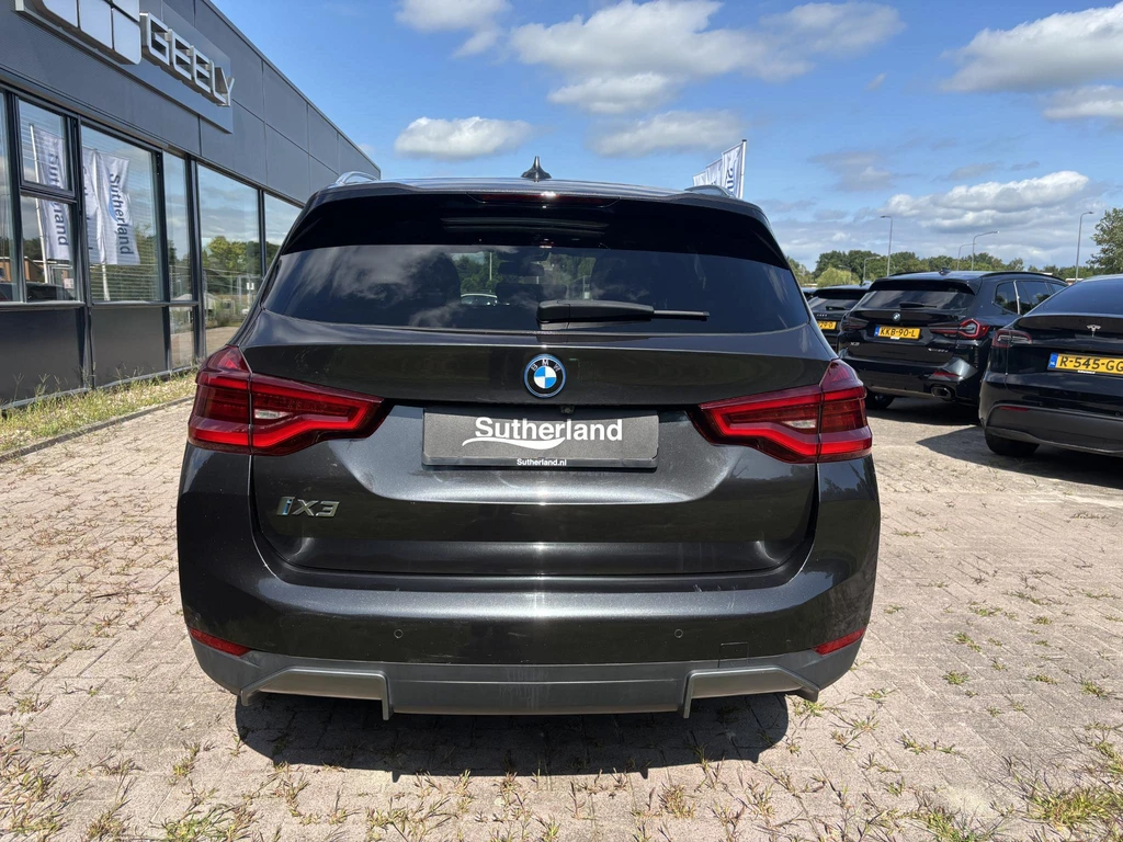 BMW iX3 – foto 4
