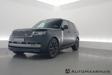 Land Rover Range Rover P550e SV PHEV | Rijklaar! | MATT Britisch Racing Green | 23'' | Pano | Entertainment Achter | Comfort pack