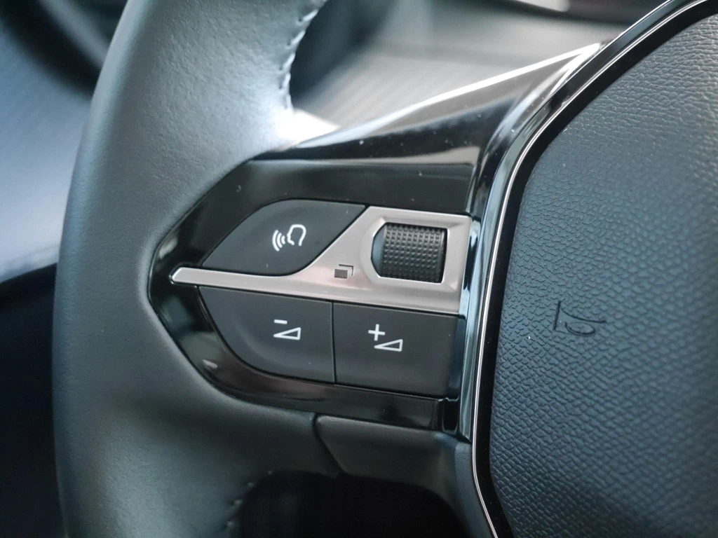 Peugeot 208 – foto 18
