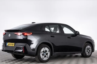 BMW iX2 – thumbnail 6