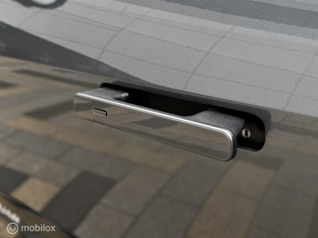Jaguar I-PACE – foto 13