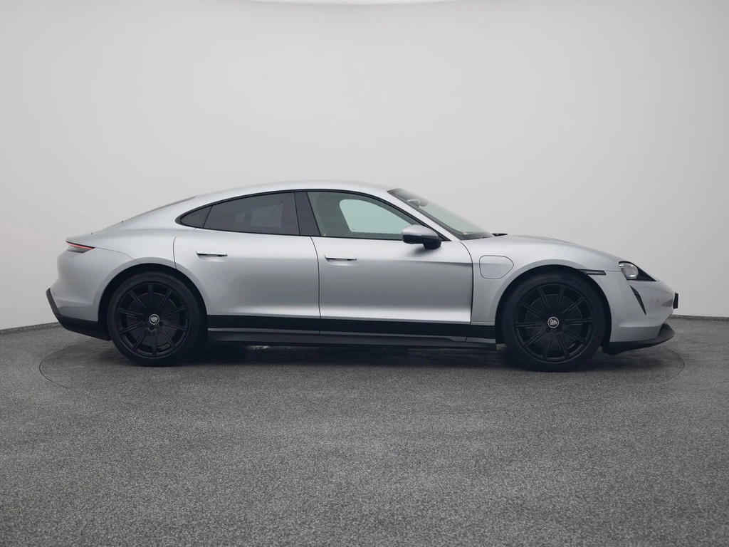 Porsche Taycan – foto 12