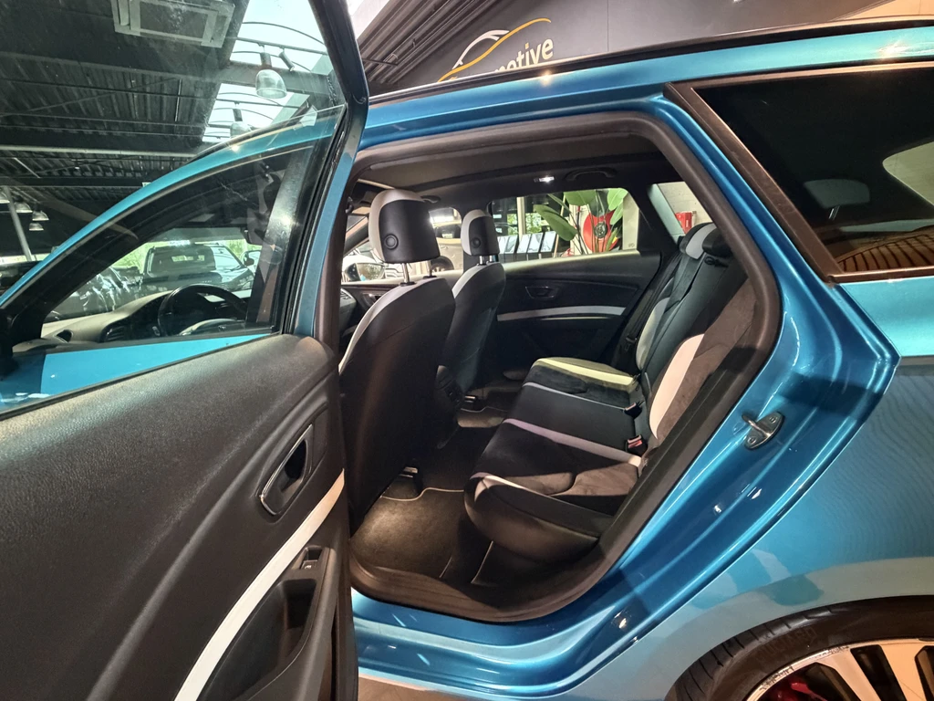 SEAT Leon – foto 16