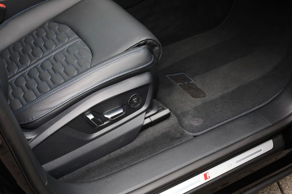 Audi RSQ8 – foto 32